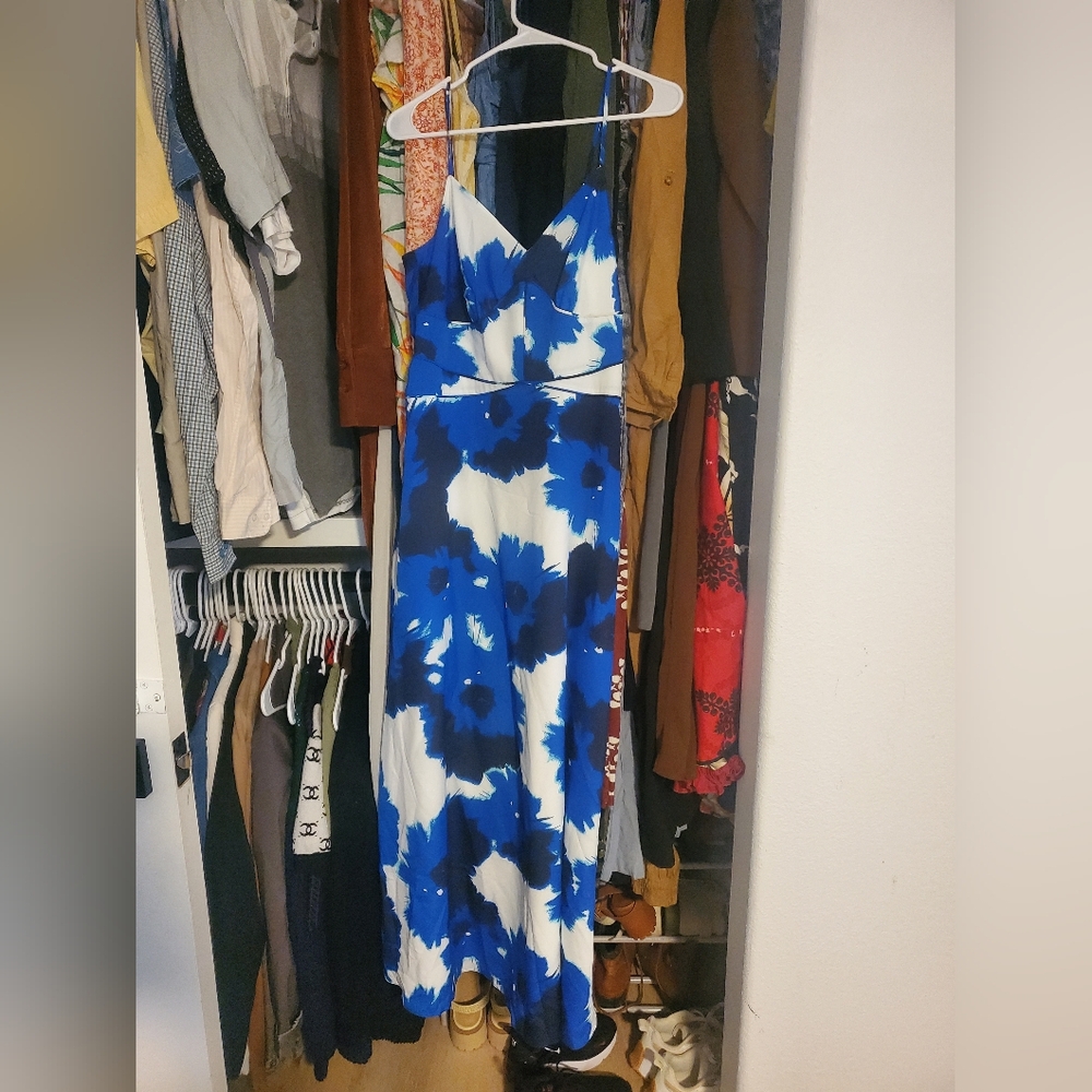 Banana Republic Blue and White Floral Midi Dressan Hawaiian Resort Wear
